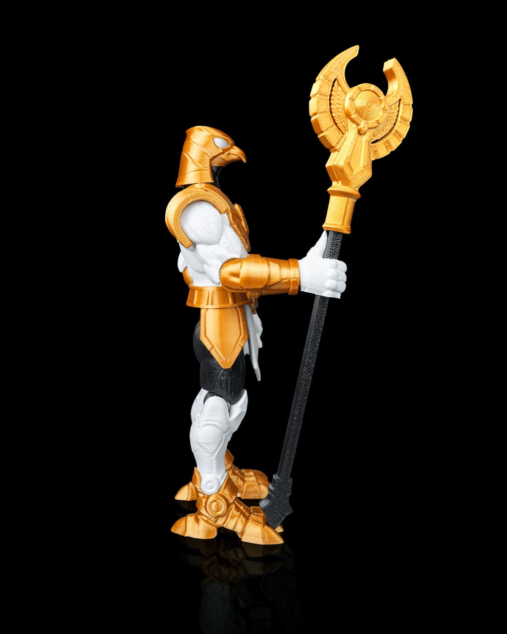 Mecha Horus — figurine articulée blanche et dorée à tête de faucon, vue 2
