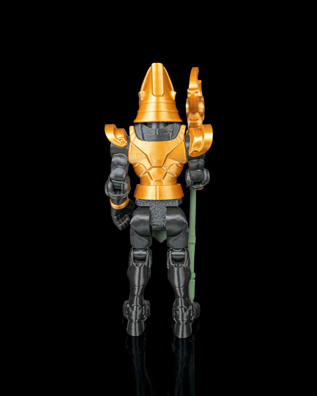 Mecha Osiris — figurine articulée noire et dorée aux détails verts, vue 4