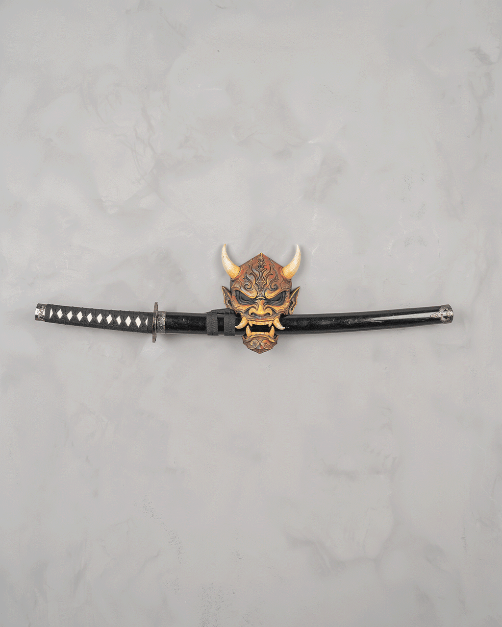 Oni Mask — présentation peinte illustrative, non fournie