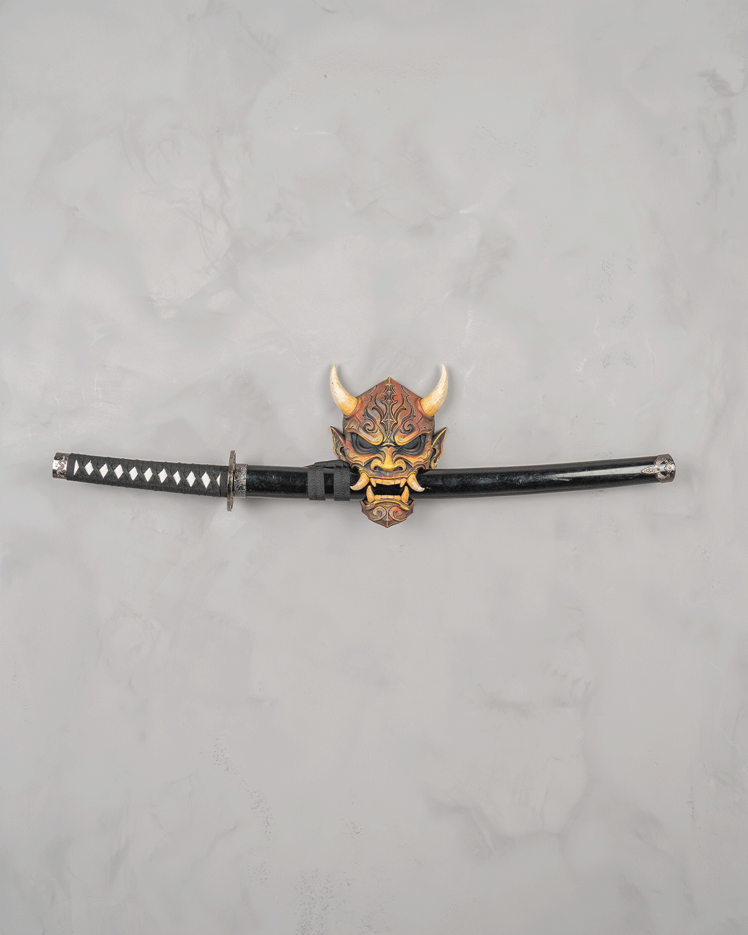 Oni Mask — présentation peinte illustrative, non fournie