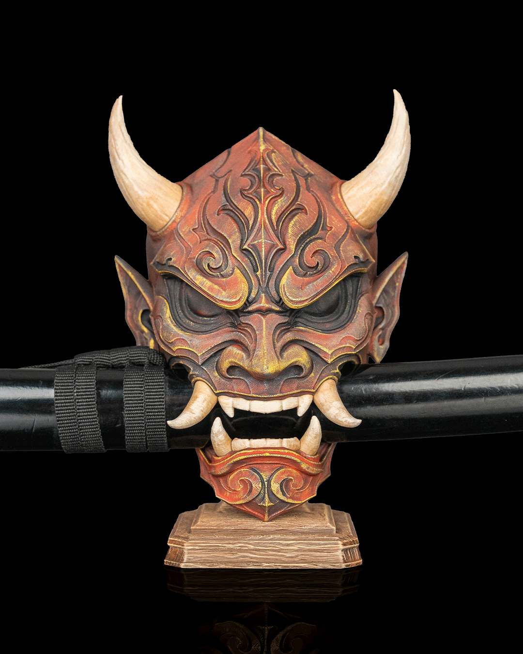 Oni Mask — présentation peinte illustrative, non fournie